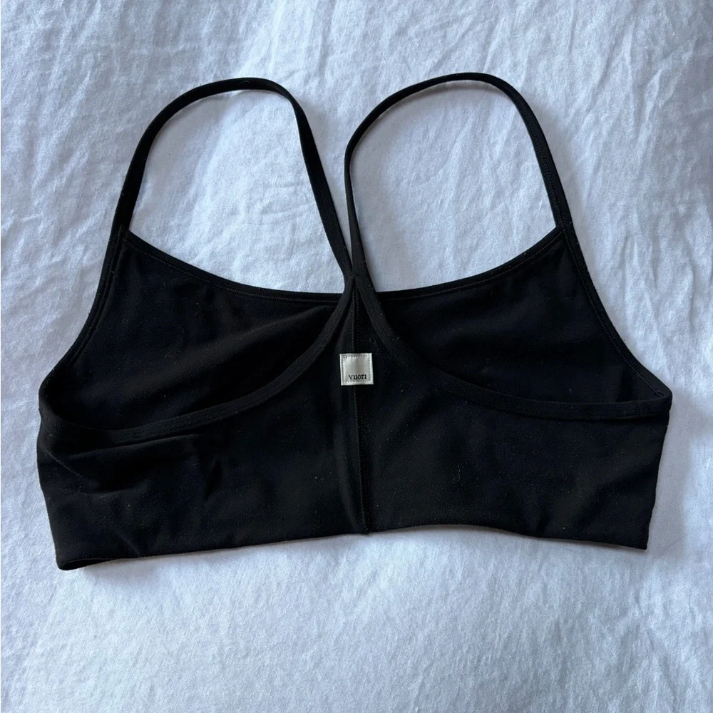 Vuori AllTheFeels Bra in Black - Picture 2 of 4
